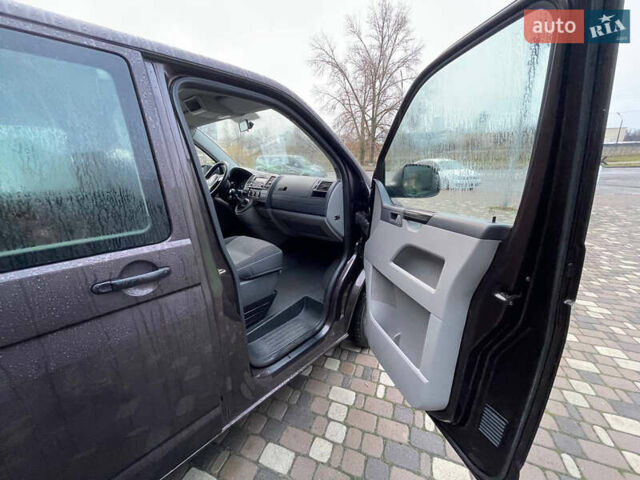 Сірий Фольксваген Каравелла, об'ємом двигуна 1.98 л та пробігом 495 тис. км за 18000 $, фото 9 на Automoto.ua