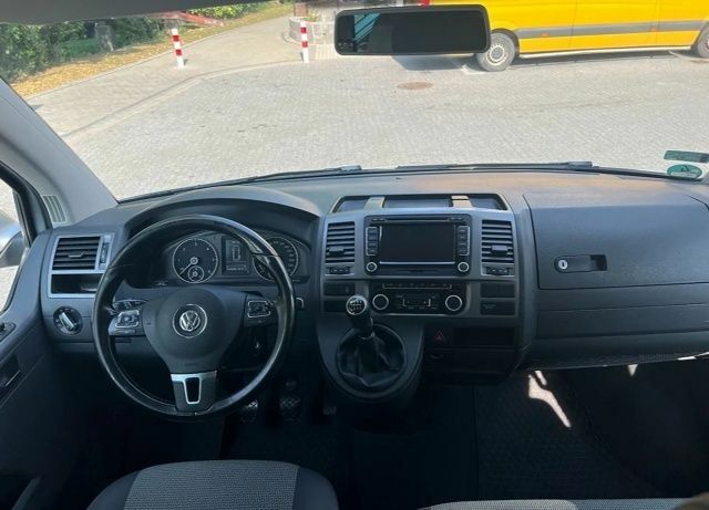Серый Фольксваген Каравелла, объемом двигателя 2 л и пробегом 266 тыс. км за 8000 $, фото 18 на Automoto.ua