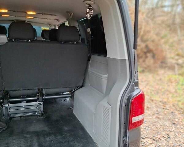 Серый Фольксваген Каравелла, объемом двигателя 1.97 л и пробегом 302 тыс. км за 16000 $, фото 15 на Automoto.ua