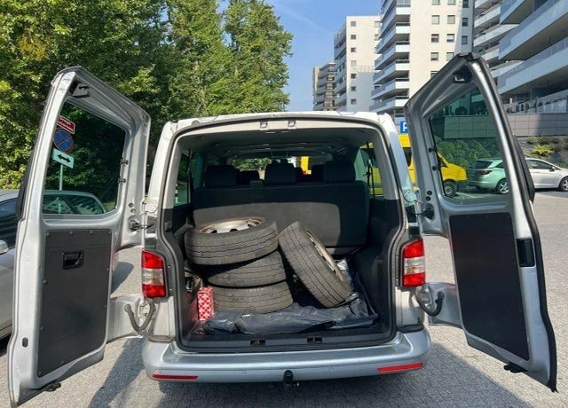 Серый Фольксваген Каравелла, объемом двигателя 2 л и пробегом 266 тыс. км за 8000 $, фото 13 на Automoto.ua