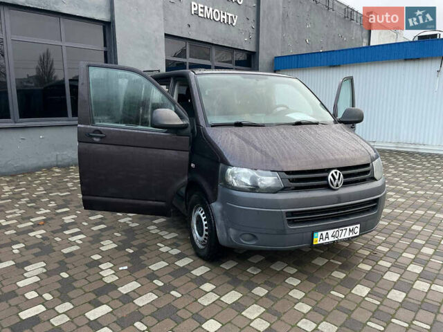 Сірий Фольксваген Каравелла, об'ємом двигуна 1.98 л та пробігом 495 тис. км за 18000 $, фото 10 на Automoto.ua
