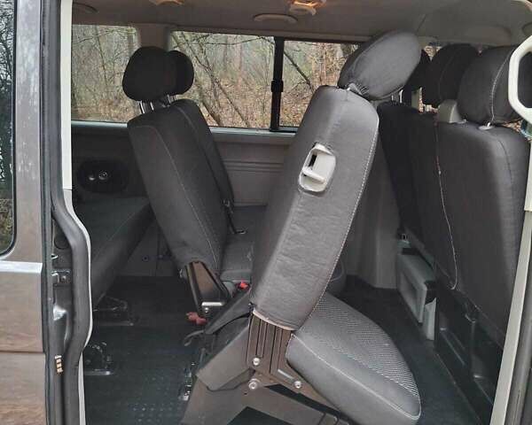 Серый Фольксваген Каравелла, объемом двигателя 1.97 л и пробегом 302 тыс. км за 16000 $, фото 19 на Automoto.ua