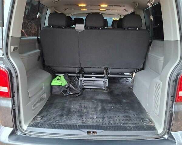 Серый Фольксваген Каравелла, объемом двигателя 1.97 л и пробегом 302 тыс. км за 16000 $, фото 14 на Automoto.ua