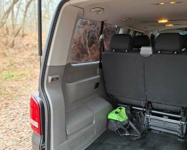 Серый Фольксваген Каравелла, объемом двигателя 1.97 л и пробегом 302 тыс. км за 16000 $, фото 13 на Automoto.ua