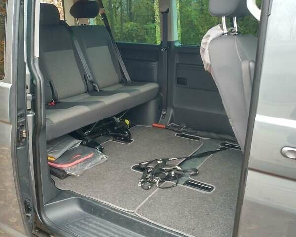 Серый Фольксваген Каравелла, объемом двигателя 1.98 л и пробегом 200 тыс. км за 29000 $, фото 10 на Automoto.ua