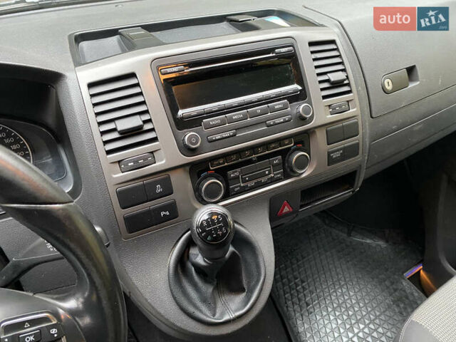 Фольксваген Каравелла 2014 в Киеве на Automoto.ua Серый Фольксваген Каравелла, объемом двигателя 1.98 л и пробегом 221 тыс. км за 20500 $, фото 26 на Automoto.ua