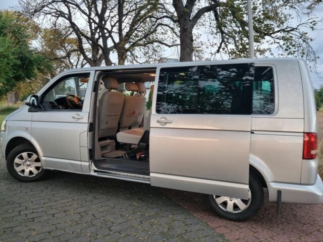 Серый Фольксваген Каравелла, объемом двигателя 2 л и пробегом 240 тыс. км за 9700 $, фото 4 на Automoto.ua