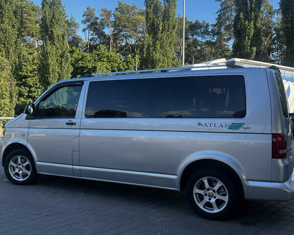 Серый Фольксваген Каравелла, объемом двигателя 1.98 л и пробегом 380 тыс. км за 19500 $, фото 1 на Automoto.ua