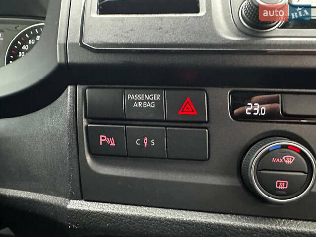 Серый Фольксваген Каравелла, объемом двигателя 1.97 л и пробегом 181 тыс. км за 33500 $, фото 15 на Automoto.ua