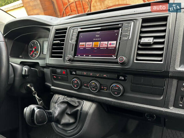 Серый Фольксваген Каравелла, объемом двигателя 1.97 л и пробегом 181 тыс. км за 33500 $, фото 16 на Automoto.ua