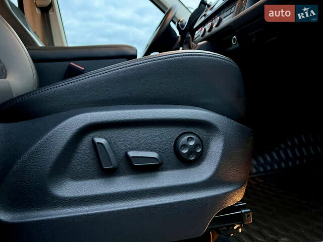 Сірий Фольксваген Каравелла, об'ємом двигуна 1.97 л та пробігом 228 тис. км за 31000 $, фото 23 на Automoto.ua