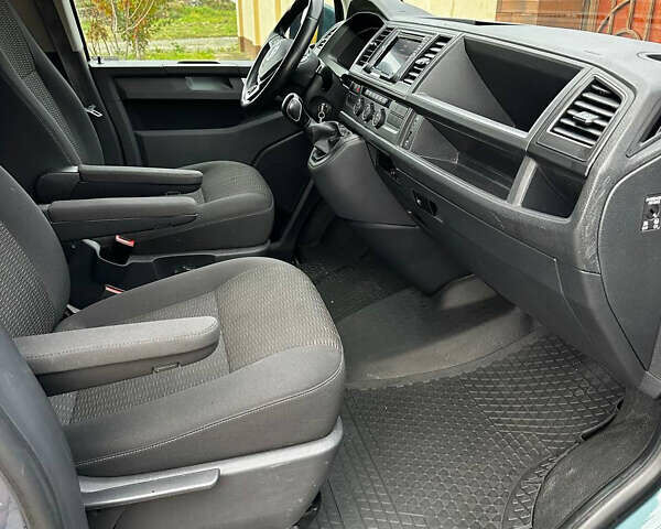 Серый Фольксваген Каравелла, объемом двигателя 1.97 л и пробегом 181 тыс. км за 33500 $, фото 18 на Automoto.ua