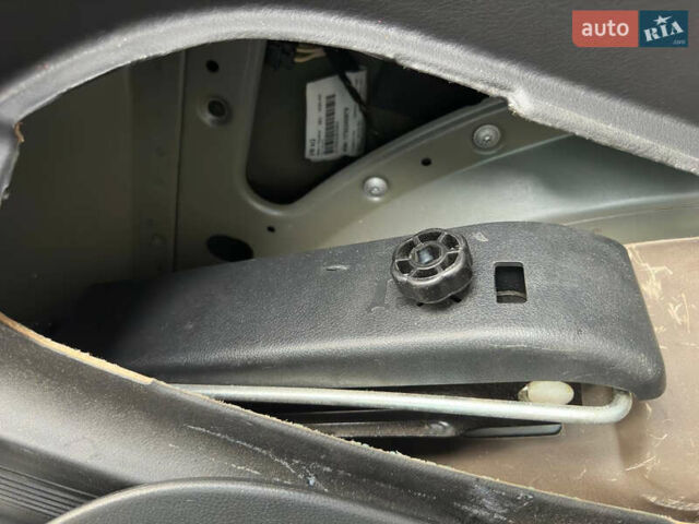 Серый Фольксваген Каравелла, объемом двигателя 1.97 л и пробегом 181 тыс. км за 33500 $, фото 23 на Automoto.ua