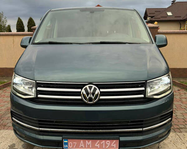 Серый Фольксваген Каравелла, объемом двигателя 1.97 л и пробегом 181 тыс. км за 33500 $, фото 2 на Automoto.ua