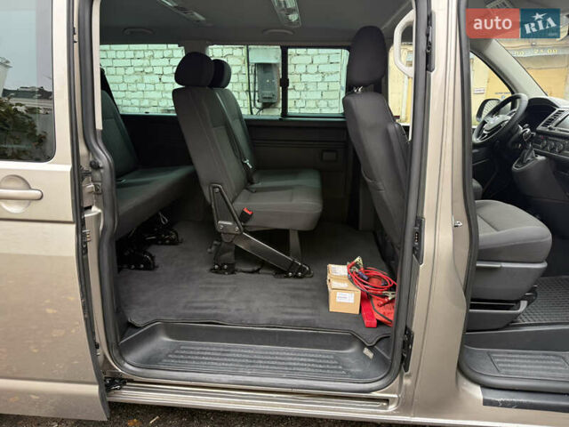 Серый Фольксваген Каравелла, объемом двигателя 1.97 л и пробегом 200 тыс. км за 28500 $, фото 14 на Automoto.ua