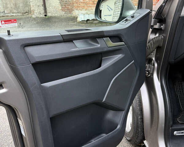 Серый Фольксваген Каравелла, объемом двигателя 1.97 л и пробегом 200 тыс. км за 28500 $, фото 12 на Automoto.ua