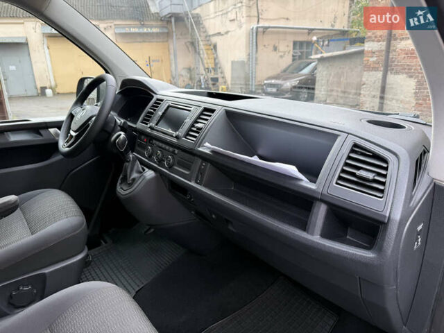 Серый Фольксваген Каравелла, объемом двигателя 1.97 л и пробегом 200 тыс. км за 28500 $, фото 8 на Automoto.ua