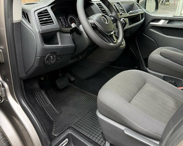 Серый Фольксваген Каравелла, объемом двигателя 1.97 л и пробегом 200 тыс. км за 28500 $, фото 6 на Automoto.ua