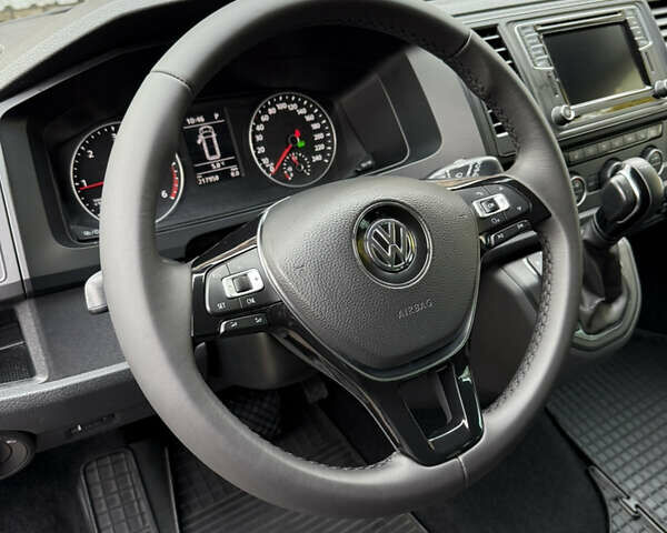 Серый Фольксваген Каравелла, объемом двигателя 1.97 л и пробегом 200 тыс. км за 28500 $, фото 4 на Automoto.ua