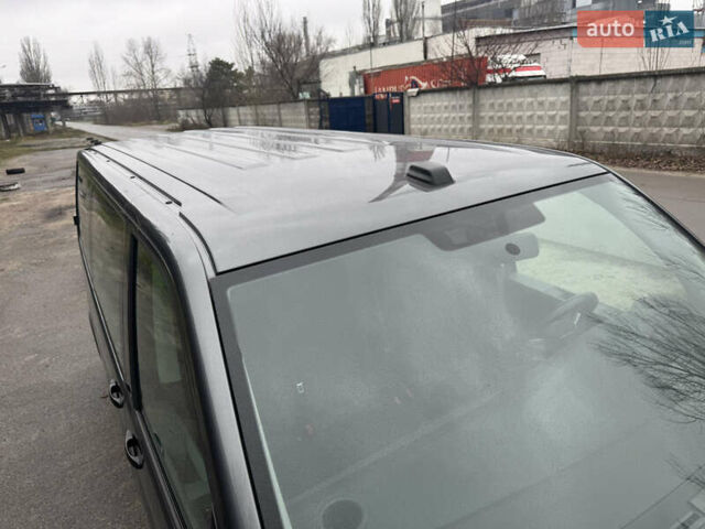 Серый Фольксваген Каравелла, объемом двигателя 1.97 л и пробегом 284 тыс. км за 37500 $, фото 10 на Automoto.ua