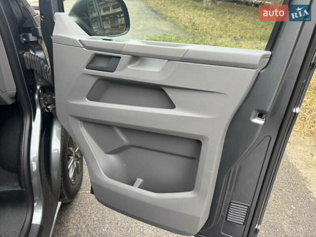 Серый Фольксваген Каравелла, объемом двигателя 1.97 л и пробегом 284 тыс. км за 37500 $, фото 14 на Automoto.ua