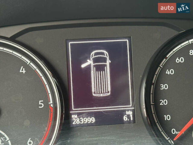 Серый Фольксваген Каравелла, объемом двигателя 1.97 л и пробегом 284 тыс. км за 37500 $, фото 24 на Automoto.ua