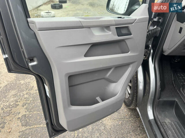 Серый Фольксваген Каравелла, объемом двигателя 1.97 л и пробегом 284 тыс. км за 37500 $, фото 12 на Automoto.ua