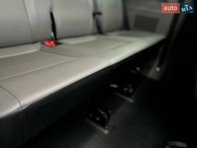 Серый Фольксваген Каравелла, объемом двигателя 2 л и пробегом 300 тыс. км за 40068 $, фото 16 на Automoto.ua