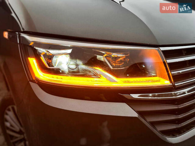 Серый Фольксваген Каравелла, объемом двигателя 2 л и пробегом 300 тыс. км за 40068 $, фото 34 на Automoto.ua