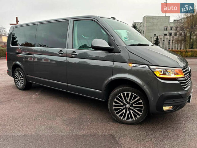 Серый Фольксваген Каравелла, объемом двигателя 2 л и пробегом 300 тыс. км за 40068 $, фото 48 на Automoto.ua