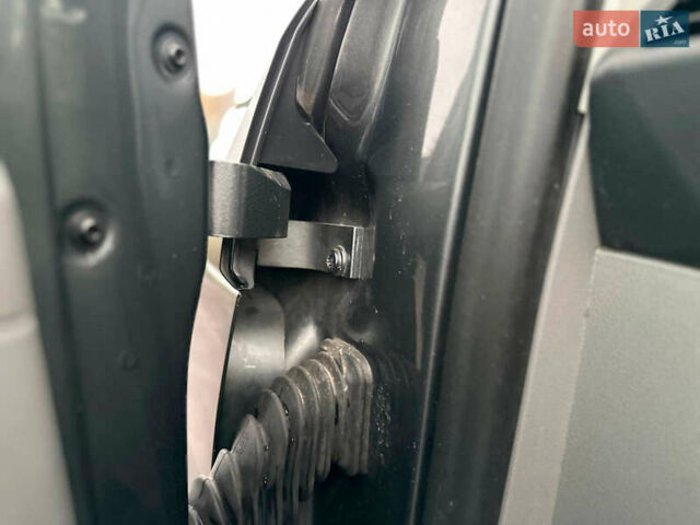 Серый Фольксваген Каравелла, объемом двигателя 2 л и пробегом 300 тыс. км за 40068 $, фото 57 на Automoto.ua