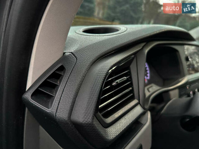 Серый Фольксваген Каравелла, объемом двигателя 2 л и пробегом 300 тыс. км за 40068 $, фото 26 на Automoto.ua