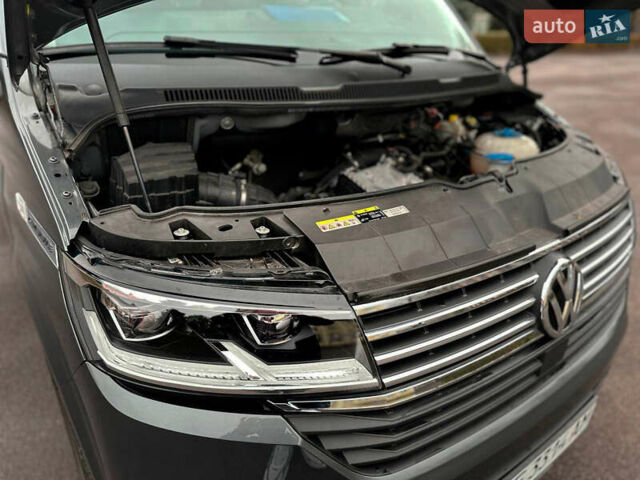 Серый Фольксваген Каравелла, объемом двигателя 2 л и пробегом 300 тыс. км за 40068 $, фото 12 на Automoto.ua