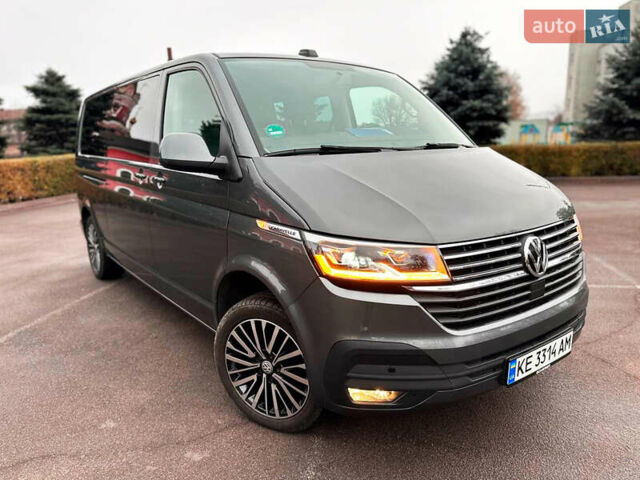 Серый Фольксваген Каравелла, объемом двигателя 2 л и пробегом 300 тыс. км за 40068 $, фото 69 на Automoto.ua