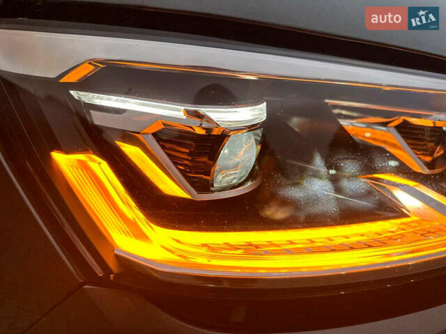 Серый Фольксваген Каравелла, объемом двигателя 2 л и пробегом 300 тыс. км за 40068 $, фото 67 на Automoto.ua