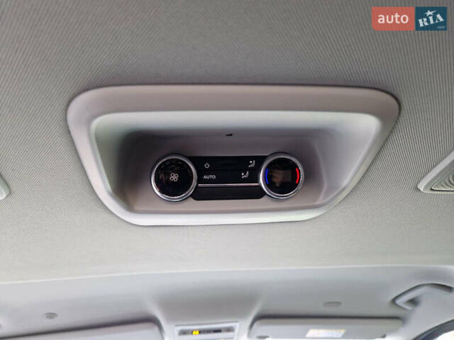 Серый Фольксваген Каравелла, объемом двигателя 2 л и пробегом 5 тыс. км за 63000 $, фото 20 на Automoto.ua