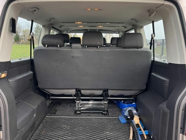 Серый Фольксваген Каравелла, объемом двигателя 2 л и пробегом 215 тыс. км за 8500 $, фото 20 на Automoto.ua