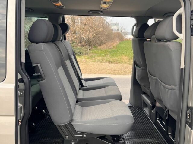 Серый Фольксваген Каравелла, объемом двигателя 2 л и пробегом 215 тыс. км за 8500 $, фото 12 на Automoto.ua