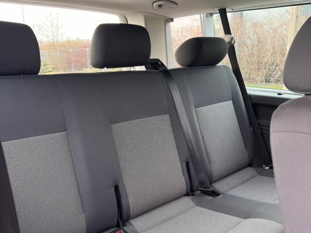 Серый Фольксваген Каравелла, объемом двигателя 2 л и пробегом 215 тыс. км за 8500 $, фото 17 на Automoto.ua