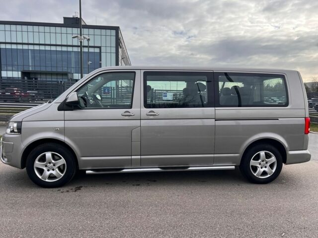 Серый Фольксваген Каравелла, объемом двигателя 2 л и пробегом 215 тыс. км за 8500 $, фото 4 на Automoto.ua