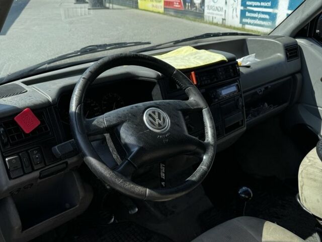 Синий Фольксваген Каравелла, объемом двигателя 2.4 л и пробегом 400 тыс. км за 4300 $, фото 6 на Automoto.ua