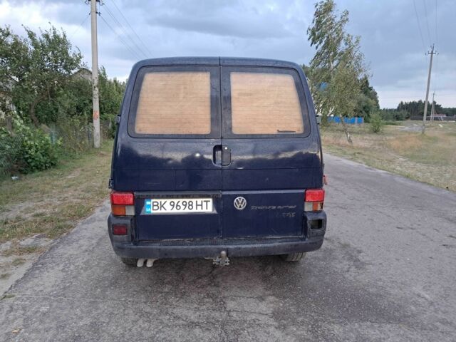 Синій Фольксваген Каравелла, об'ємом двигуна 2.5 л та пробігом 999 тис. км за 3900 $, фото 1 на Automoto.ua