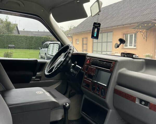 Синий Фольксваген Каравелла, объемом двигателя 2.46 л и пробегом 500 тыс. км за 8200 $, фото 5 на Automoto.ua