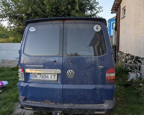 Синий Фольксваген Каравелла, объемом двигателя 2.5 л и пробегом 500 тыс. км за 5200 $, фото 5 на Automoto.ua