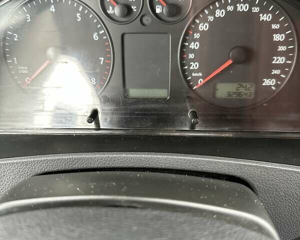 Синій Фольксваген Каравелла, об'ємом двигуна 3.19 л та пробігом 329 тис. км за 10999 $, фото 19 на Automoto.ua