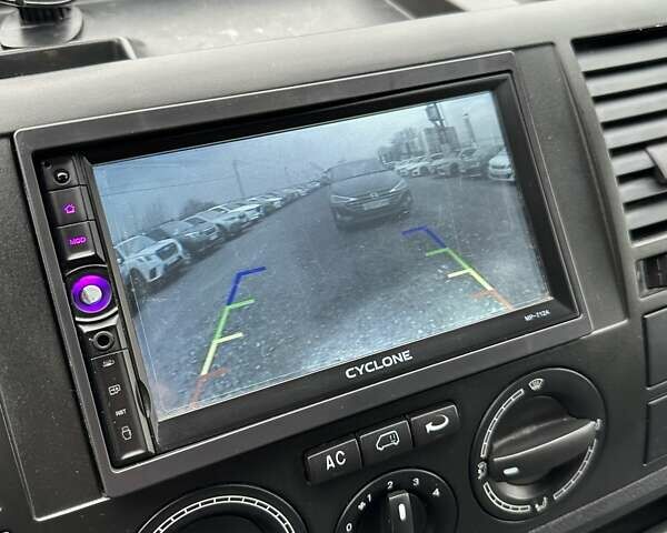 Синий Фольксваген Каравелла, объемом двигателя 3.19 л и пробегом 329 тыс. км за 12000 $, фото 37 на Automoto.ua