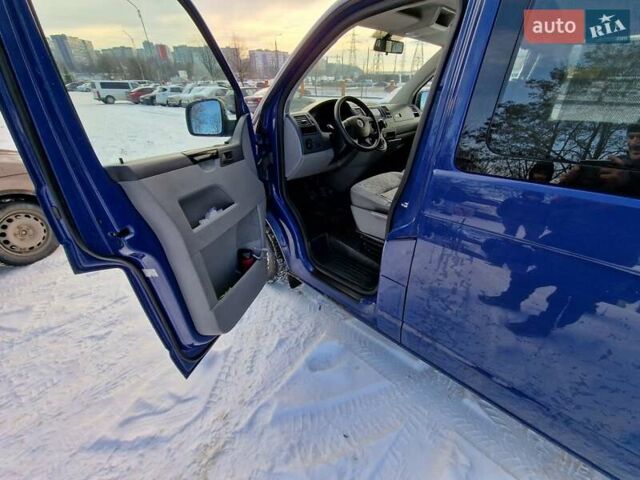 Синий Фольксваген Каравелла, объемом двигателя 2.5 л и пробегом 285 тыс. км за 12300 $, фото 19 на Automoto.ua