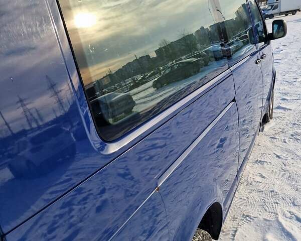 Синий Фольксваген Каравелла, объемом двигателя 2.5 л и пробегом 285 тыс. км за 12300 $, фото 43 на Automoto.ua