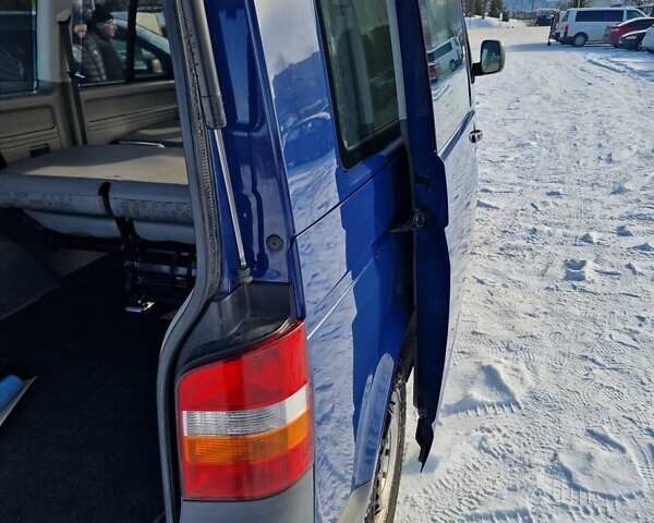 Синий Фольксваген Каравелла, объемом двигателя 2.5 л и пробегом 285 тыс. км за 12300 $, фото 40 на Automoto.ua