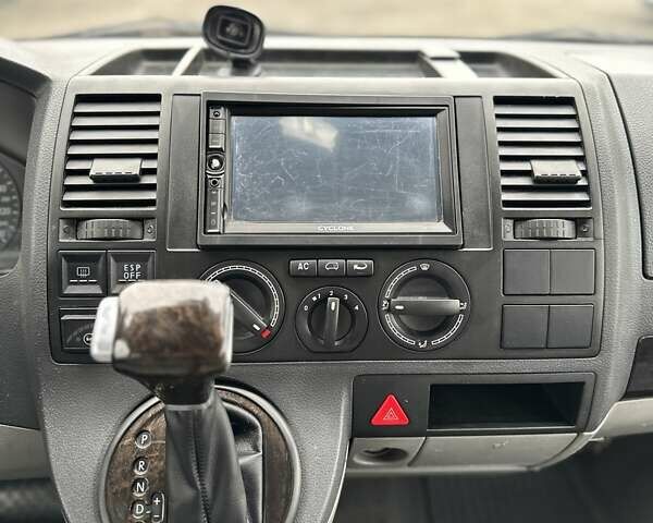 Синий Фольксваген Каравелла, объемом двигателя 3.19 л и пробегом 329 тыс. км за 12000 $, фото 28 на Automoto.ua